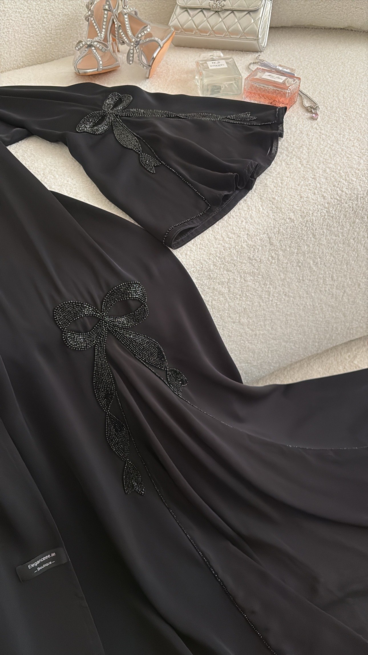 Black ribbon abaya - الصورة 3