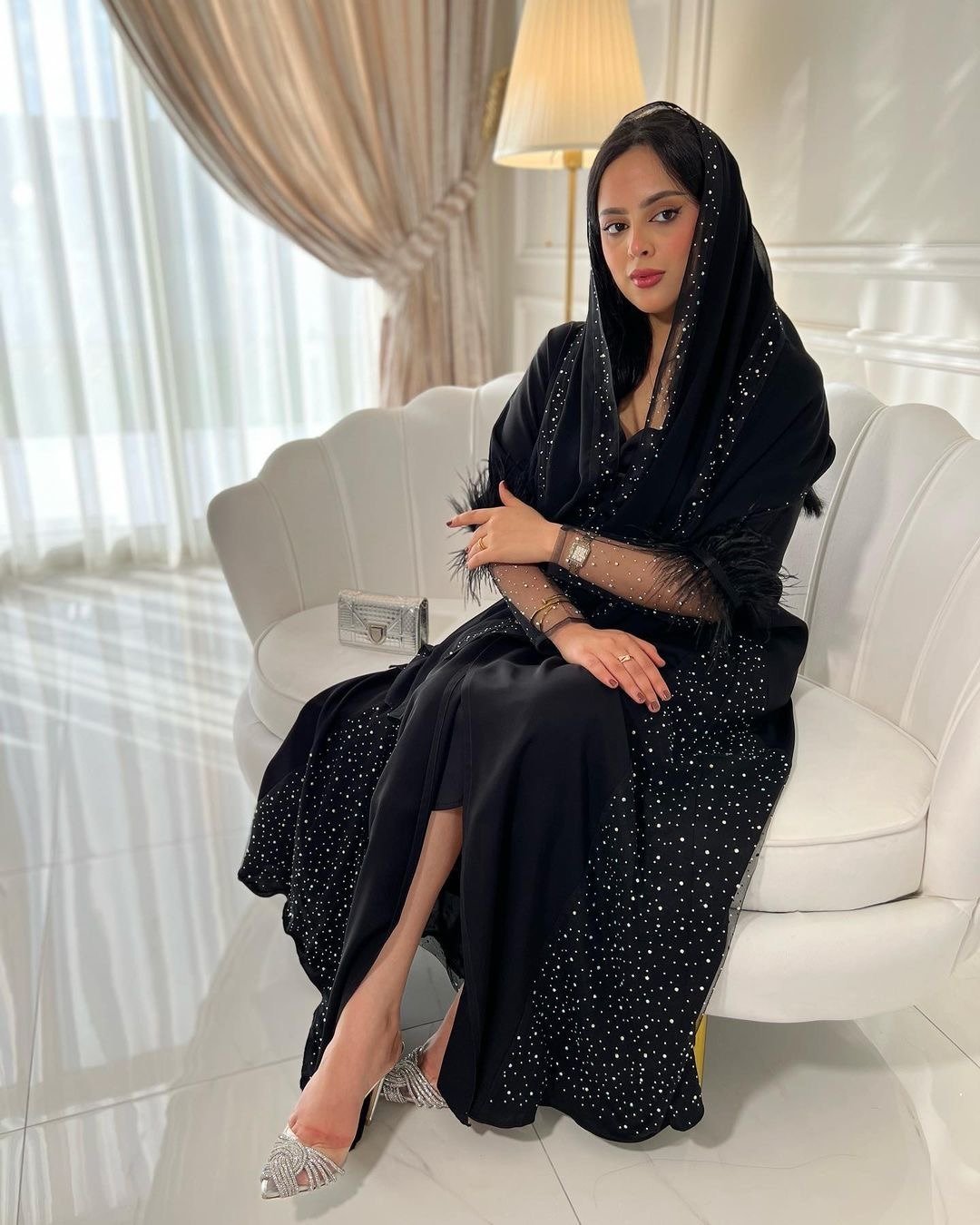 Crystal abaya - الصورة 3