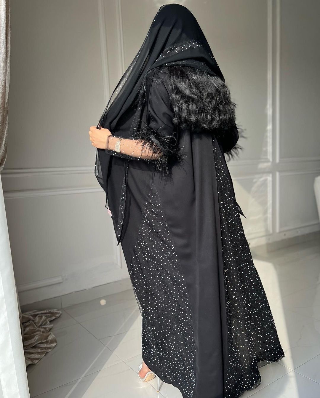 Crystal abaya - الصورة 4