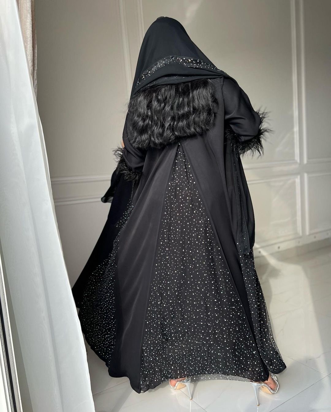 Crystal abaya - الصورة 2