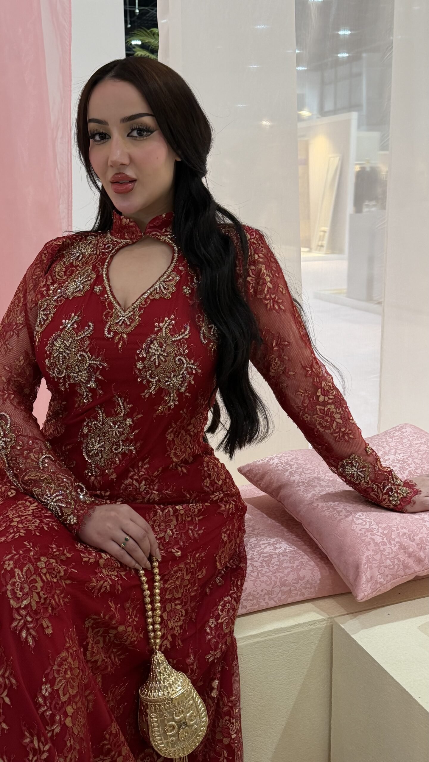 Red chins - الصورة 2