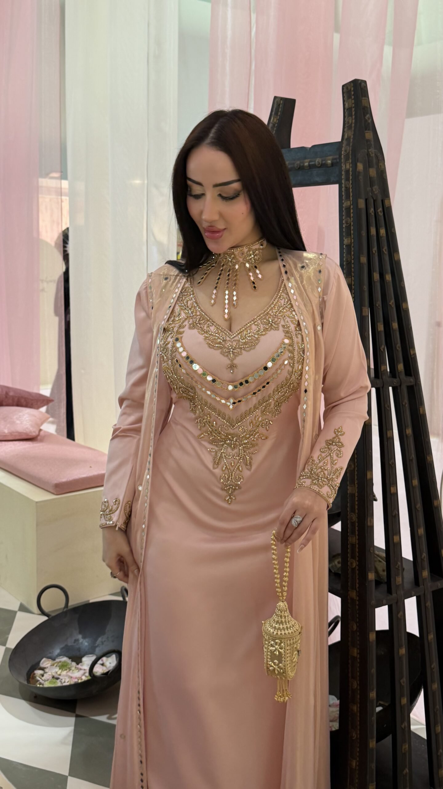 Mirror pinky - الصورة 2